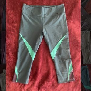 Nike Dri-Fit Cropped Leggings